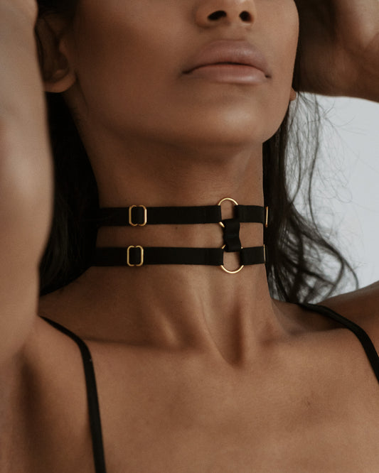 AKIRA Strap Collar